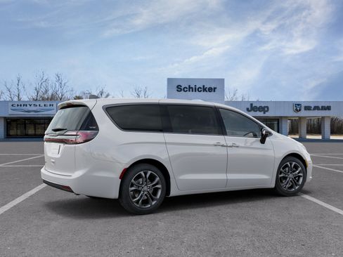 New 2026 Chrysler Pacifica Select image 26