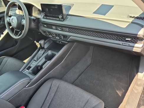 Used 2025 Honda Accord SE image 31