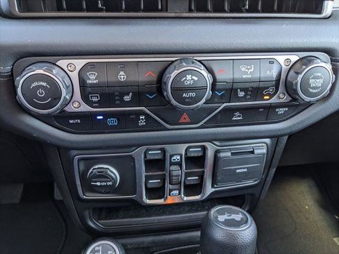 Certified 2025 Jeep Wrangler Unlimited Sahara AWD/4WD image 65