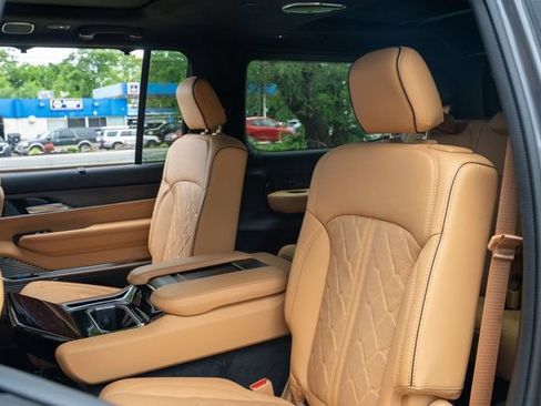 Used 2025 Jeep Grand Wagoneer Series III w/ Quick Order Packagew 28T AWD/4WD image 54