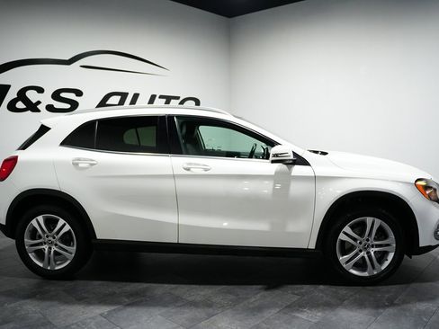 Used 2019 Mercedes-Benz GLA 250 SUV image 6