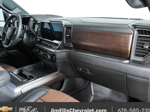 Used 2024 Chevrolet Silverado 2500 High Country w/ Technology Package AWD/4WD image 10