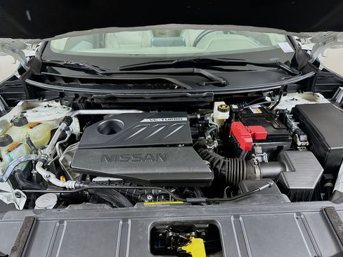 Used 2023 Nissan Rogue SV FWD image 31