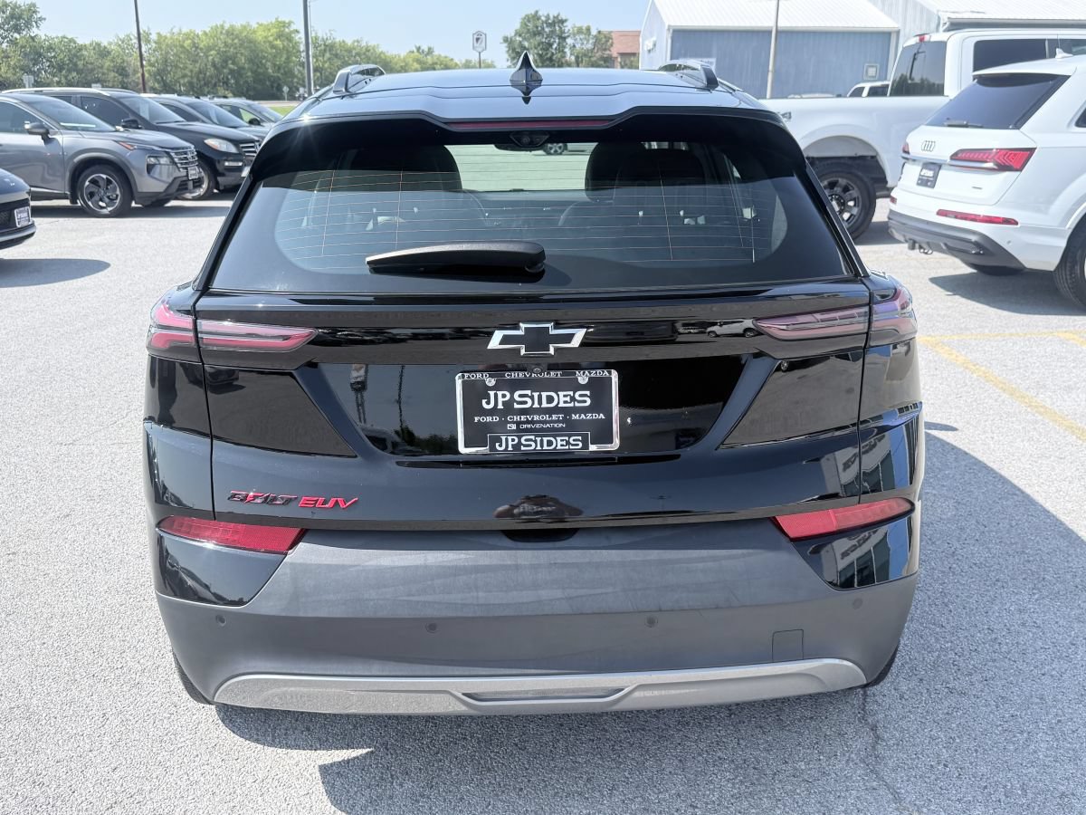 Used 2023 Chevrolet Bolt EUV Premier w/ Sun & Sound Package FWD image 6