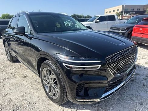 Used 2025 Genesis GV70 2.5T AWD/4WD image 3