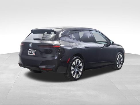 Used 2026 BMW iX xDrive45 image 5