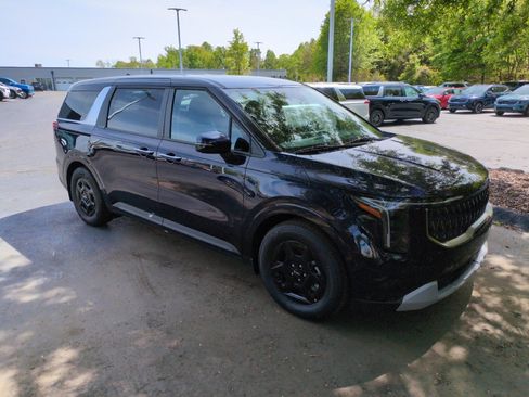 New 2026 Kia Carnival FWD image 1