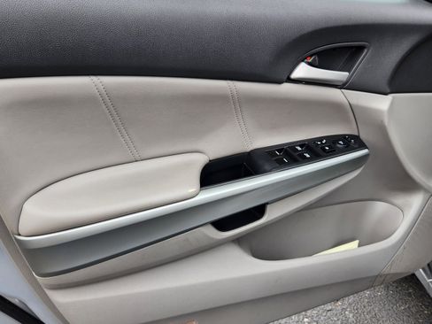 Used 2009 Honda Accord EX-L image 6