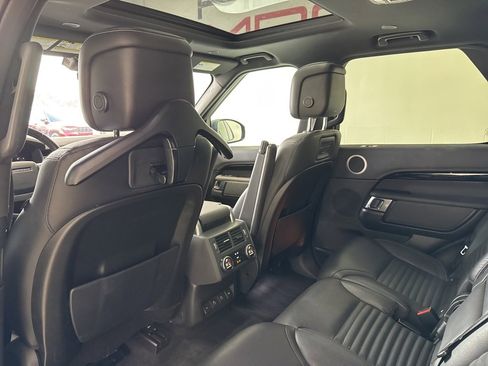 Used 2022 Land Rover Discovery S R-Dynamic image 31