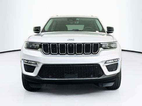 Used 2023 Jeep Grand Cherokee 4WD 4xe w/ Luxury Tech Group II image 2