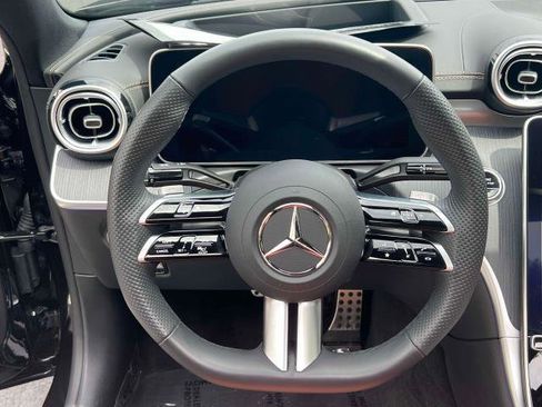 Used 2025 Mercedes-Benz C 300 4MATIC Sedan image 25