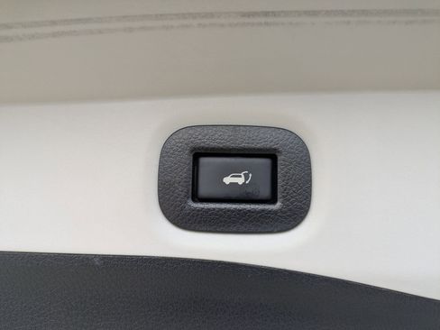 Used 2016 Nissan Rogue SL w/ SL Premium Package image 28