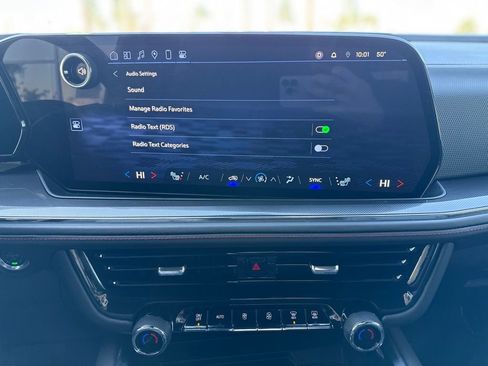 Used 2025 Chevrolet Suburban RST image 17