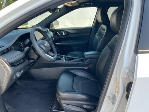 Used 2026 Jeep Compass Latitude AWD/4WD image 4