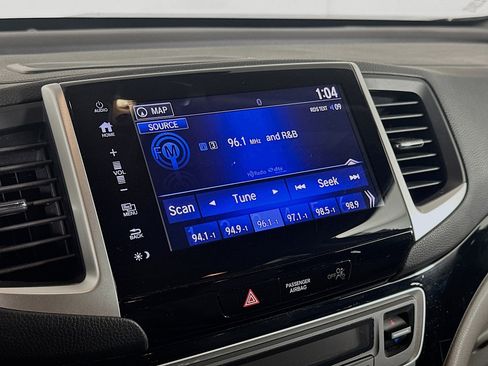 Used 2017 Honda Pilot Elite image 19