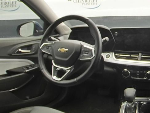 Used 2024 Chevrolet Trax LT w/ Driver Confidence Package FWD image 16