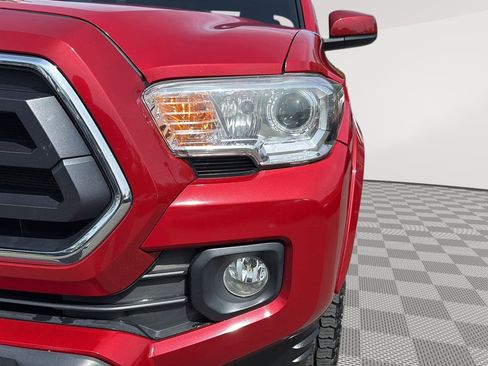 Used 2021 Toyota Tacoma SR5 AWD/4WD image 13