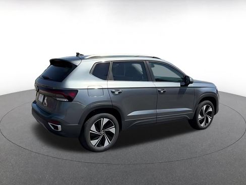 Used 2026 Volkswagen Taos SE AWD/4WD image 13