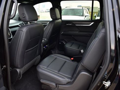 Used 2024 GMC Acadia Elevation image 21