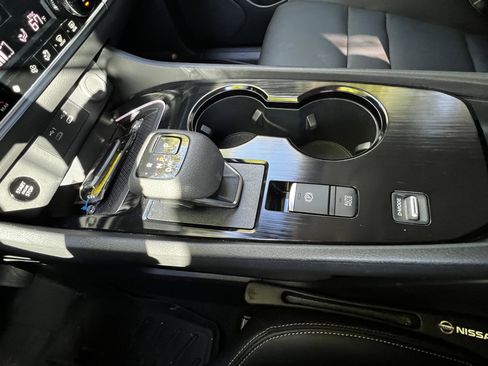 Used 2024 Nissan Rogue SL w/ SL Premium Package FWD image 29
