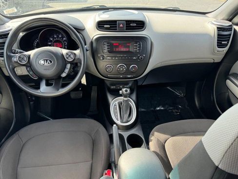 Used 2016 Kia Soul FWD image 11