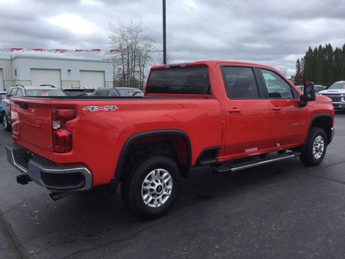 Used 2025 Chevrolet Silverado 2500 LT w/ Convenience Package AWD/4WD image 5