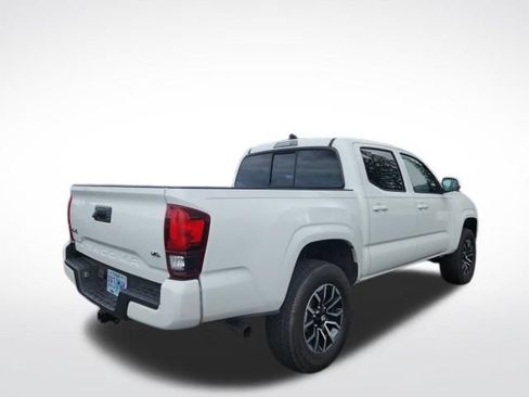Used 2021 Toyota Tacoma SR AWD/4WD image 3