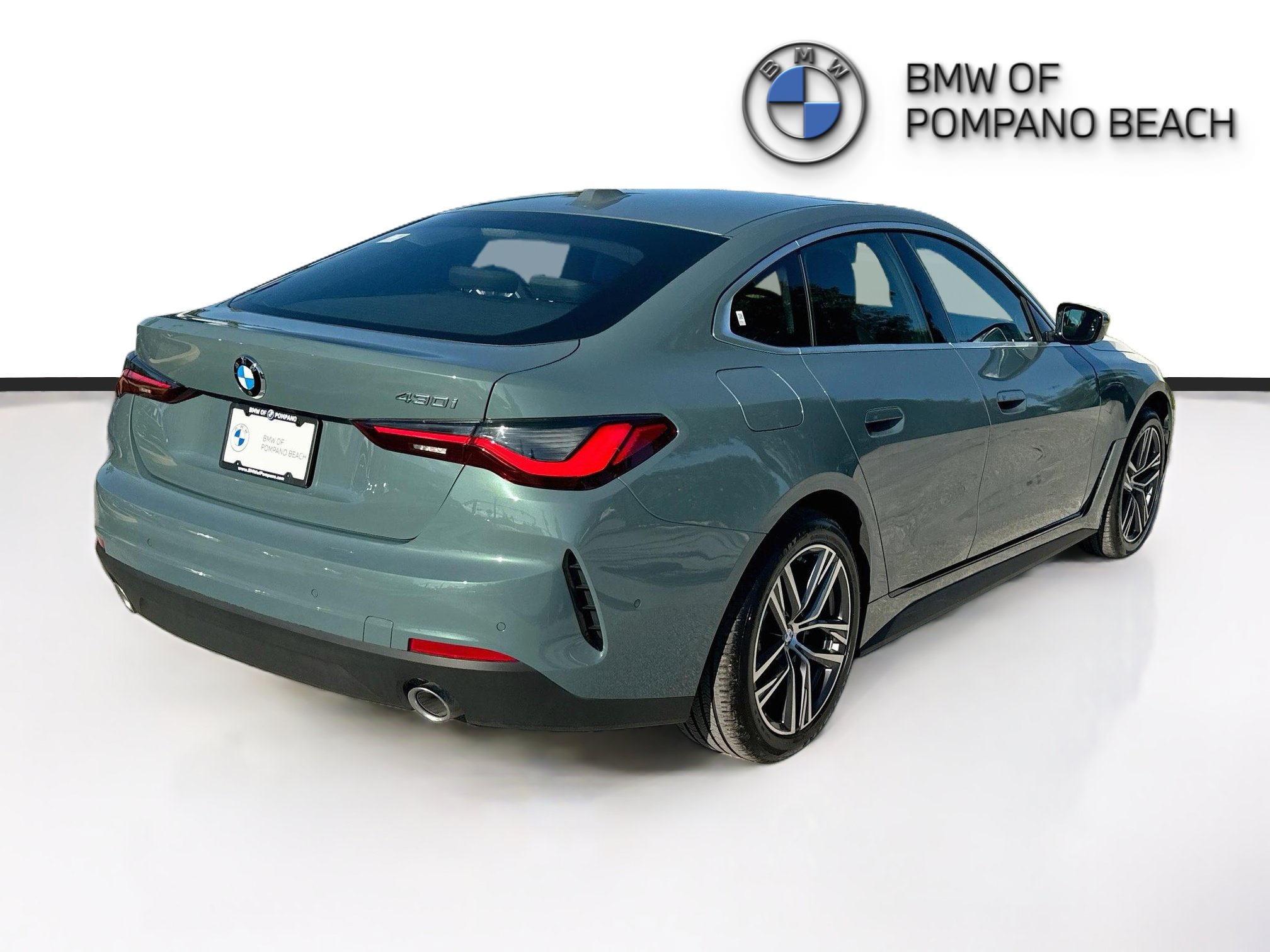 Used 2025 BMW 430i w/ Premium Package RWD image 7