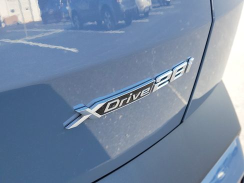 Used 2025 BMW X2 xDrive28i AWD/4WD image 6
