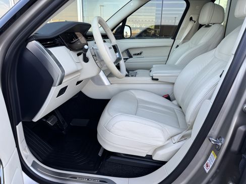 Certified 2024 Land Rover Range Rover SE AWD/4WD image 13