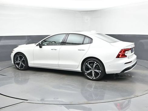 Used 2025 Volvo S60 B5 Plus FWD image 7