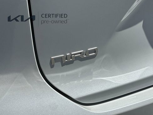 Certified 2024 Kia Niro Wind FWD image 28