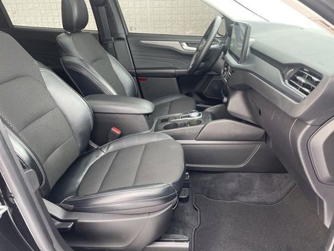 Used 2023 Ford Escape SE w/ Class II Trailer Tow Package image 16