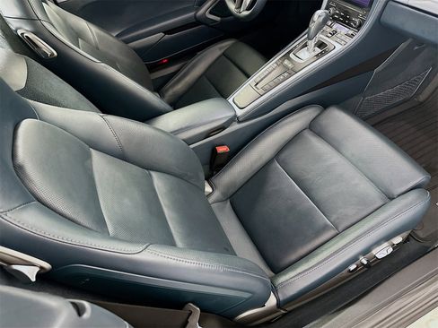 Used 2018 Porsche 718 Cayman image 23