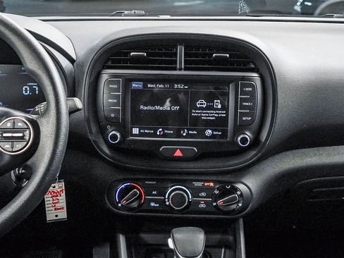 Used 2023 Kia Soul LX image 11