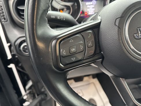 Used 2022 Jeep Gladiator Sport image 18