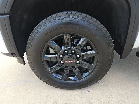 Used 2025 GMC Sierra 2500 AT4 AWD/4WD image 31