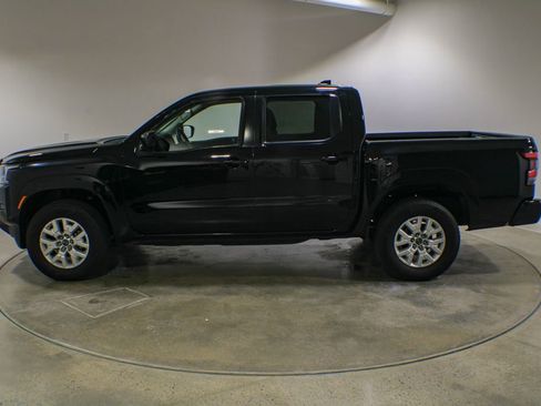 Used 2023 Nissan Frontier SV AWD/4WD image 2