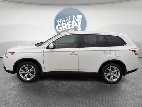 Used 2015 Mitsubishi Outlander SE AWD/4WD image 7