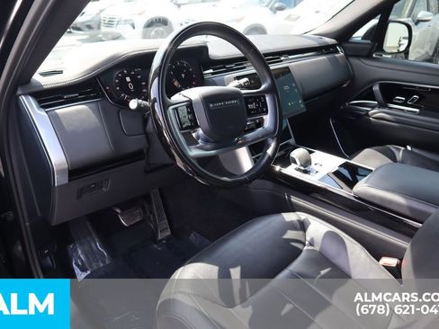 Used 2024 Land Rover Range Rover Long Wheelbase SE image 10