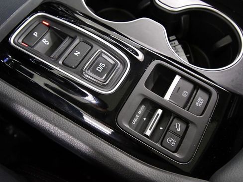 Used 2023 Honda Pilot Touring image 29