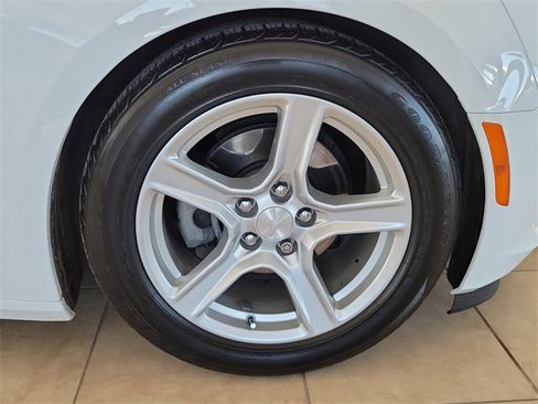 Used 2018 Chevrolet Camaro LT image 5