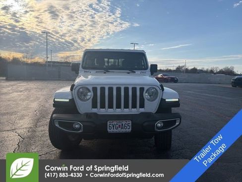 Used 2023 Jeep Gladiator Overland w/ Cold Weather Group image 2