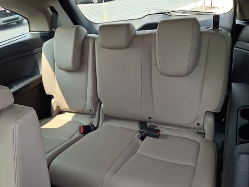 Certified 2024 Honda Odyssey Touring image 12