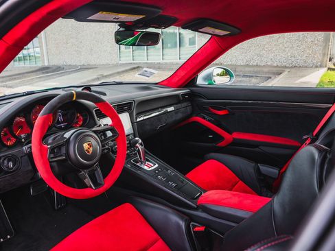 Used 2018 Porsche 911 GT2 RS RWD image 39