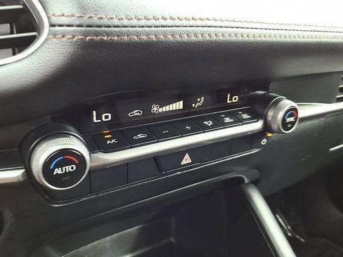 Used 2024 MAZDA MAZDA3 s FWD image 26