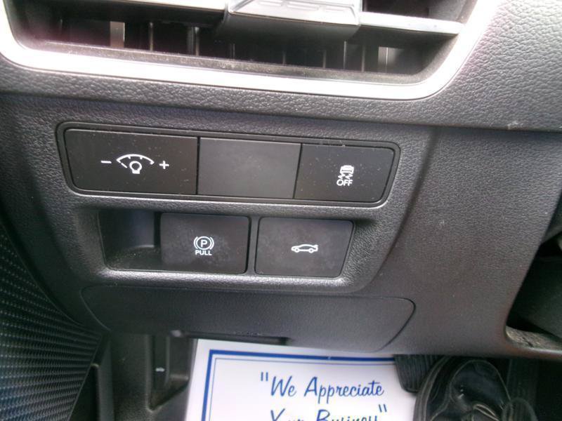 Used 2025 Hyundai Sonata SEL FWD image 15