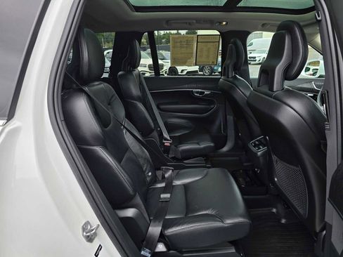 Used 2020 Volvo XC90 T6 Momentum AWD/4WD image 12