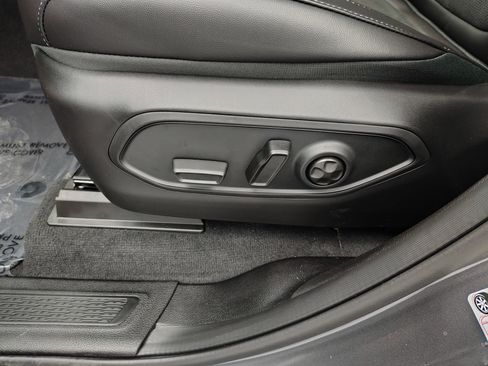 New 2025 Jeep Grand Cherokee Altitude image 19