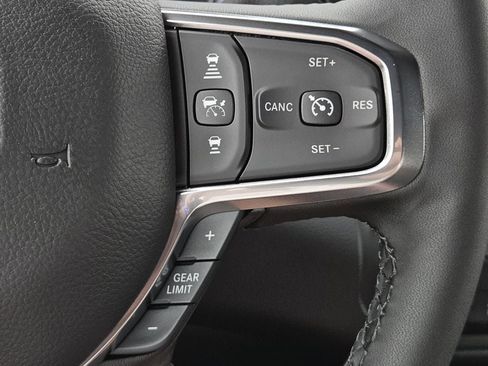 New 2026 RAM 2500 Laramie AWD/4WD image 21